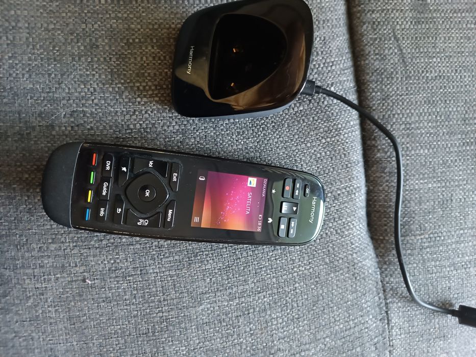 Pilot uniwersalny Logitech Harmony Touch