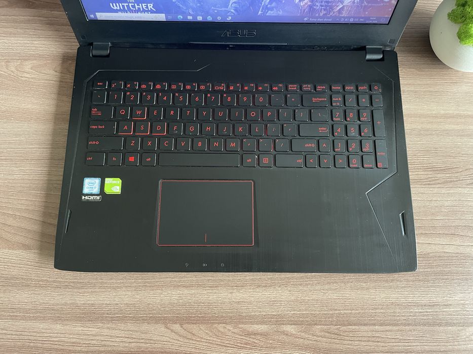 24.Ігровий Asus ROG /FullHD IPS/Core i7-6700HQ/RAM 8GB/SSD/Intel HD+GeForce GTX 1060 3GB
