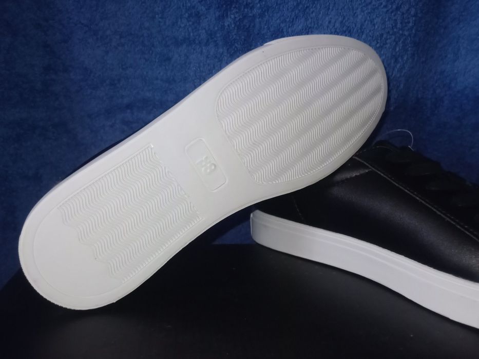 Nowe damskie sneakersy czarne panterka  rozmiar 40 UP8