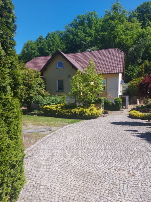 Przytulny Dom wolnostojący w Jerzmanicach Zdrój