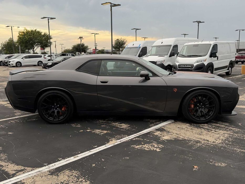 Dodge Challenger SRT Hellcat      2017