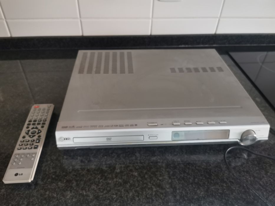 Vendo Leitor DVD LG c/comando