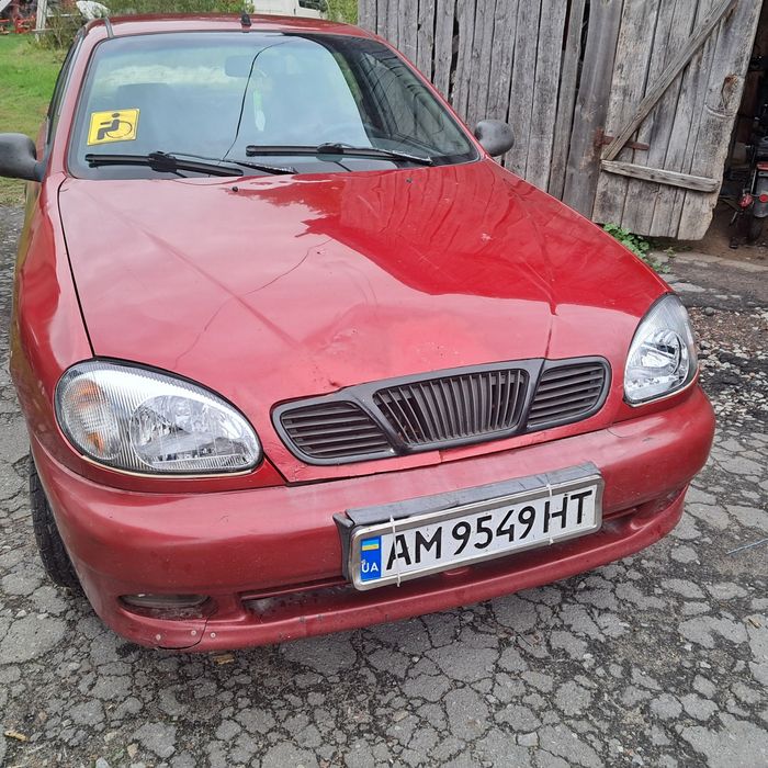 Ланос Автомобіль