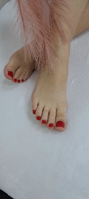 Педикюр,  манікюр центр міста