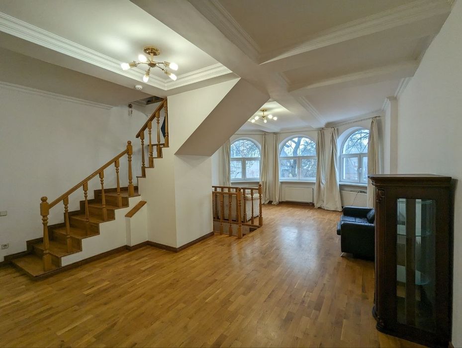 Без %. вул.Монтажників 500 м2. Велика парковка. Генератор Укриття.