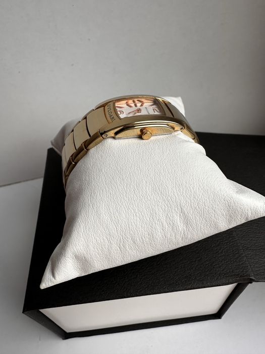 Розкішний подарунок жінкам: годинник Bvlgari