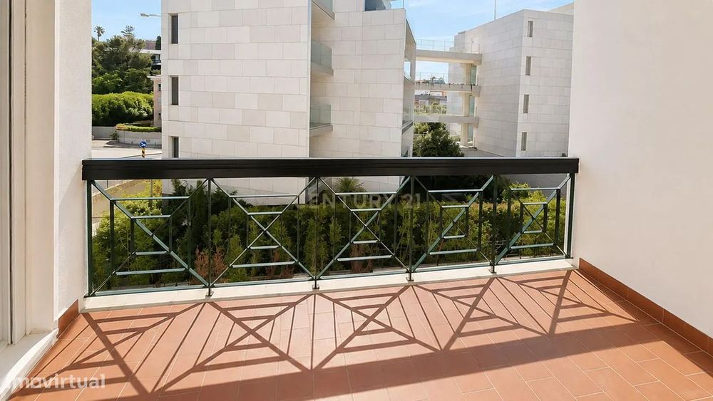 Apartamento T3 como novo centro de Cascais e com vista mar