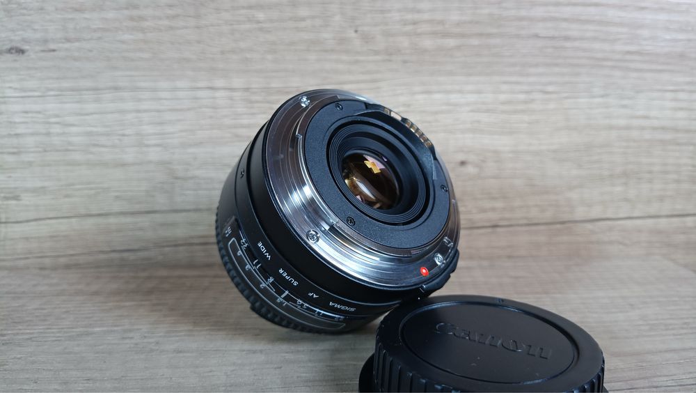 Sigma Super-Wide II 24mm f2.8 Macro обʼєктив з широким кутом для Canon