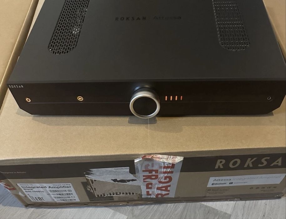 Wzmacniacz Roksan attessa pilot karton