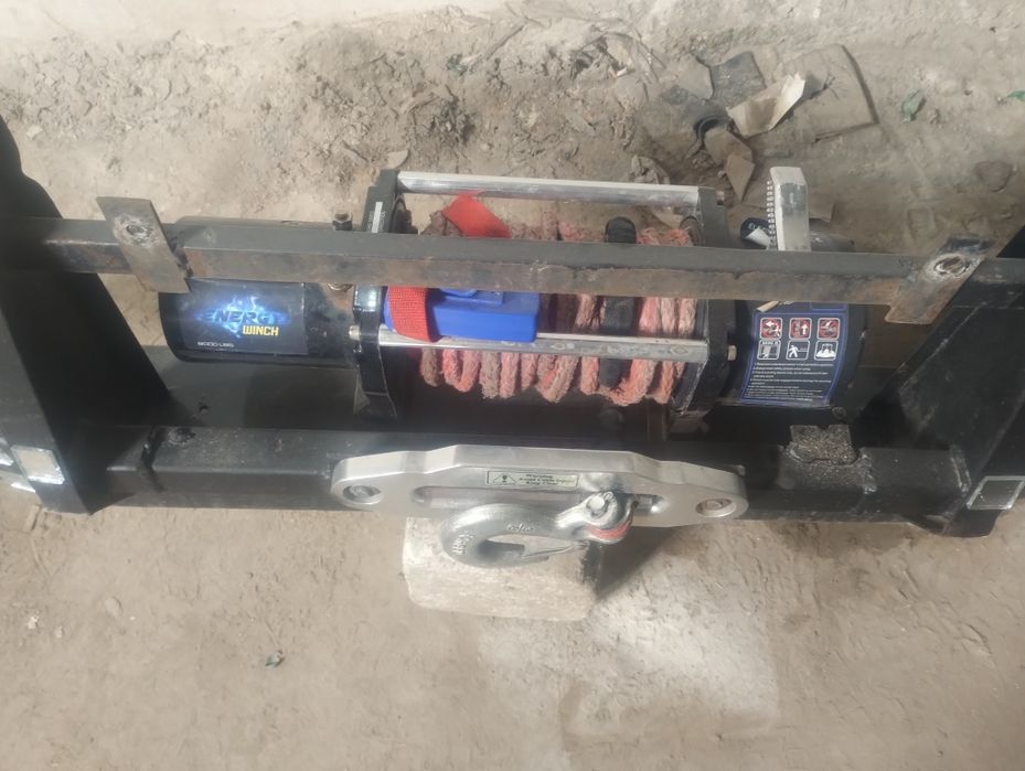 Бампер силовий на джипа з лебідкою