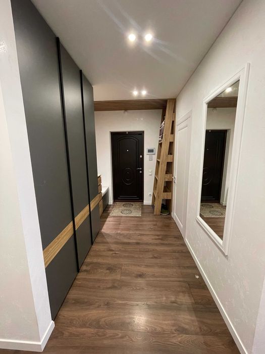 Продам квартиру .