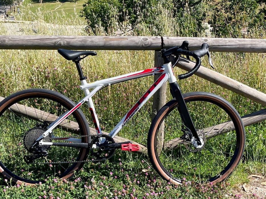 Bicicleta gravel  GT