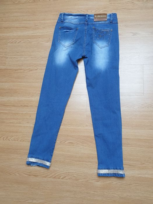 Śliczne spodnie jeansowe