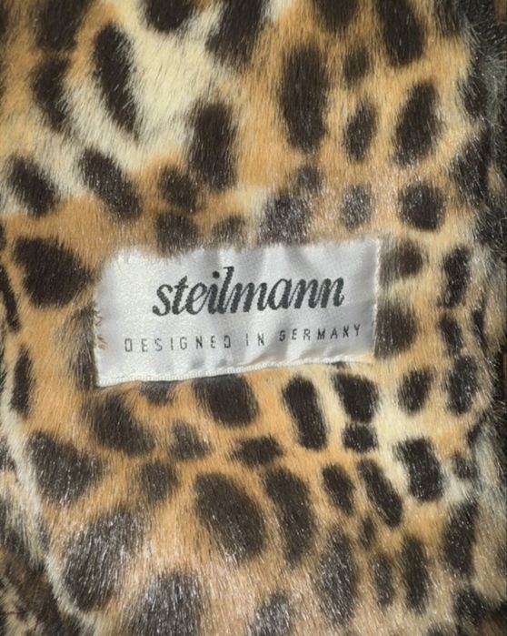 Elegancki płaszcz Steinmann z futrzanym kołnierzem – panterka