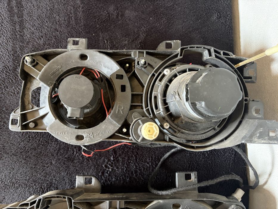 Lampy BMW seria 5 E34 ringi