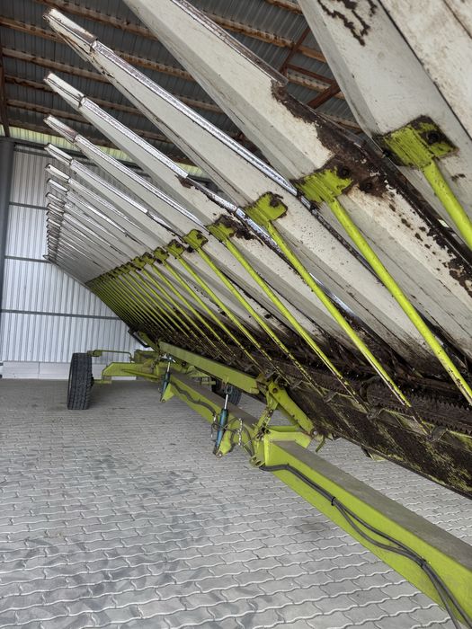 Продам  соняшникову  жатку claas sunspeed 12-70!