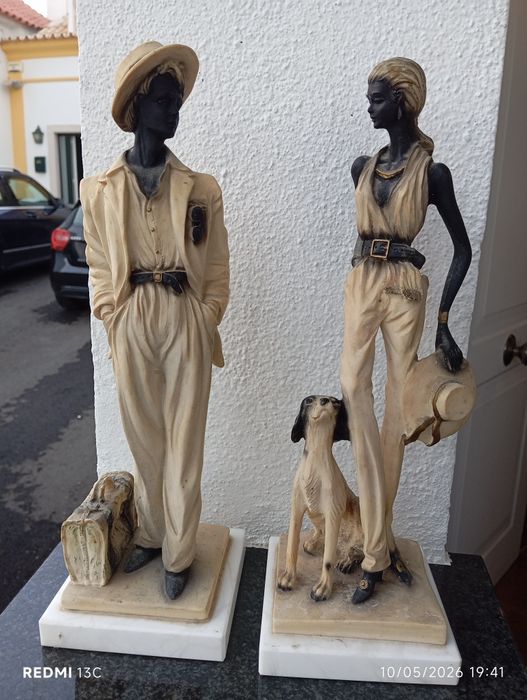 2 estatuetas loiça base mármore  - VENDIDAS