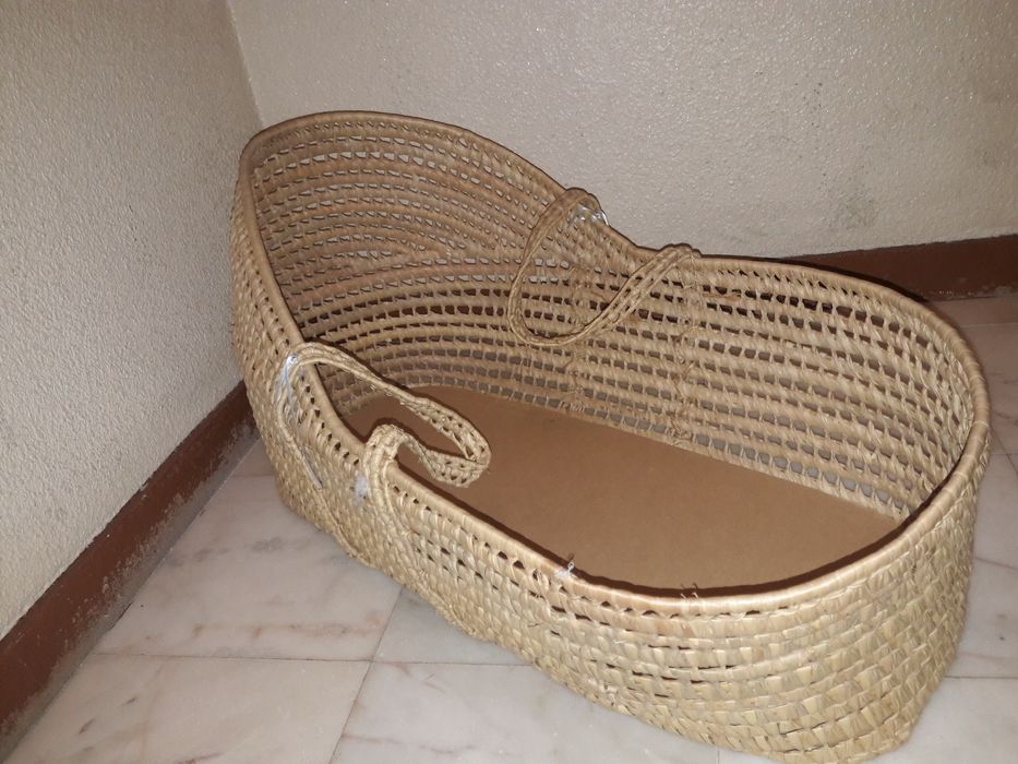 Alcofa / Berco em verga para bebé