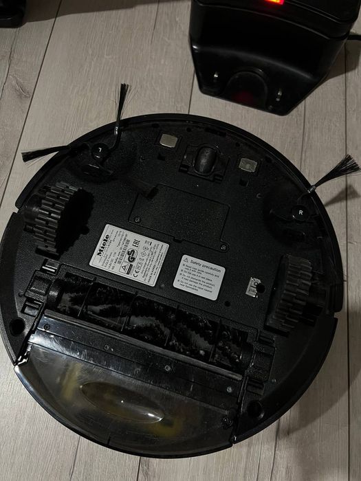 Робот пилосос Miele rx1