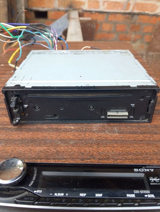 Продам автомагнітолу фірми Sony CDX-GT450U
