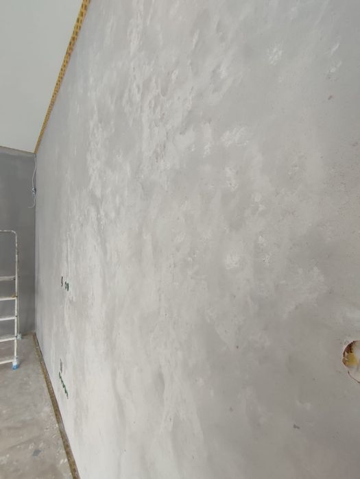 Mikrocement, żywica,,i, stiuk wenecki, tynk dekoracyjny kamienny dywan