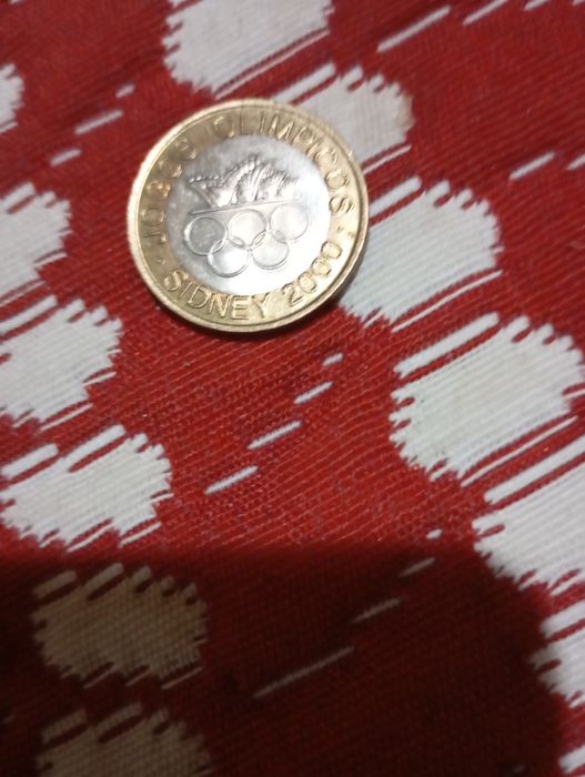 Vendo mueda do ano 2000 muita bonita bom estado