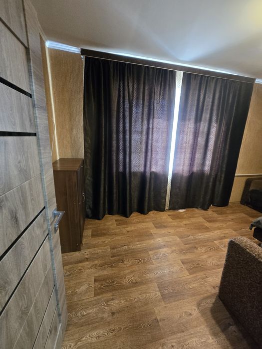 Погодинно  і подобово 2-х кім  р-н зал вокзал