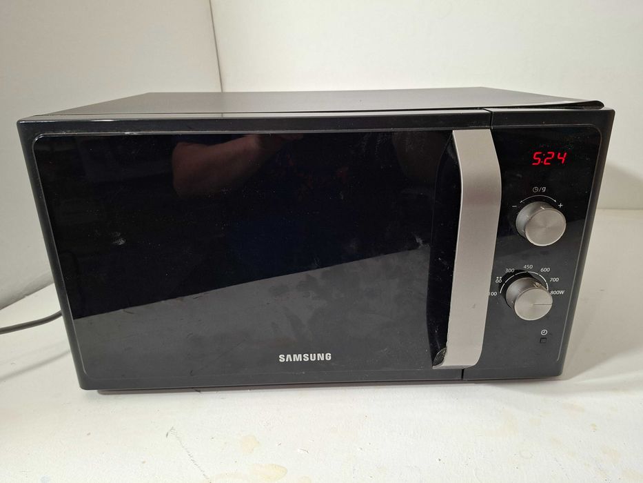 Kuchenka Mikrofalowa 23 L SAMSUNG MS23F300EEK