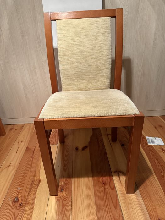Rozkladany Stół Bukowy 90x90  cm kompletem 4 krzesel