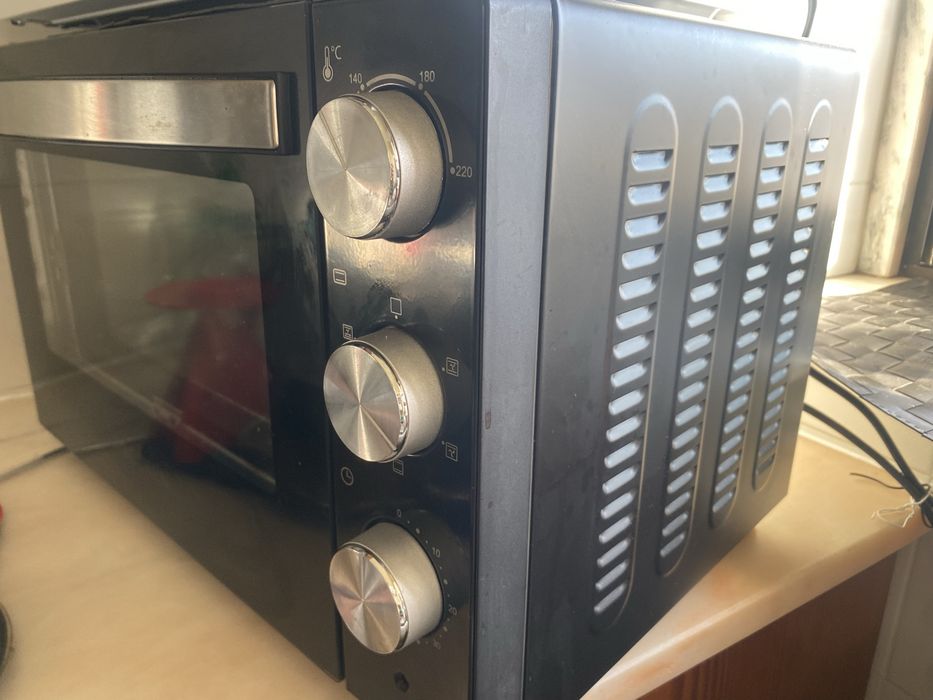 Forno elétrico €30 funcionando perfeitamente