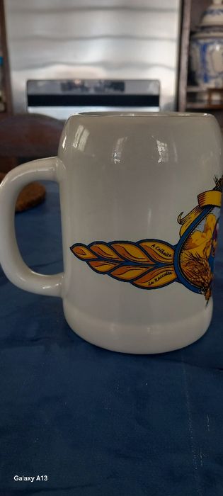 Caneca de cerveja tipo alemã.