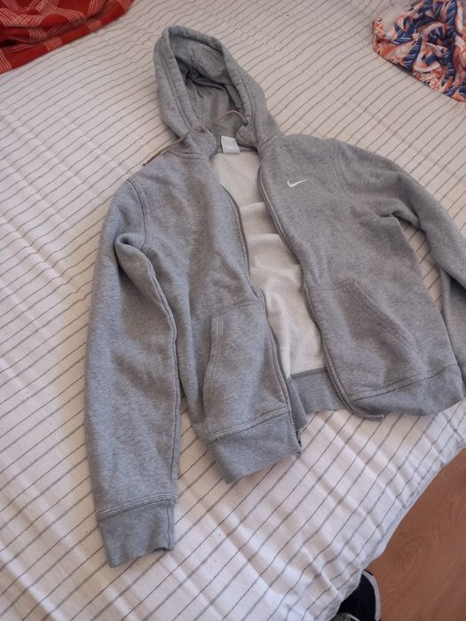 Casaco da nike bom estado pouco usado