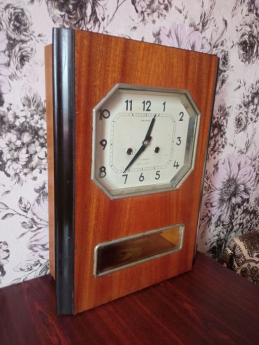 Настенные часы  стариннные с боем