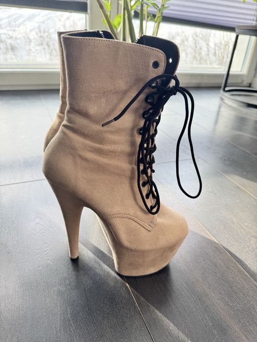 Pleaser buty platformy pole dance zamszowe beżowe