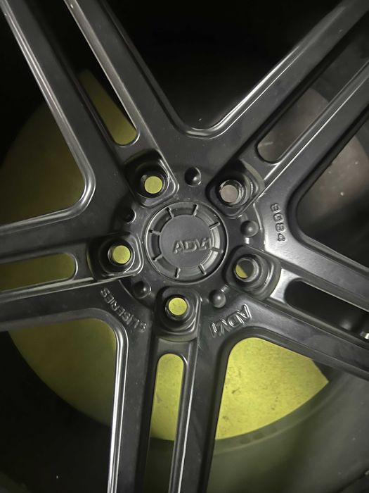 Jantes pretas aluminio ADV1 SL serie MV2 - 2 unid 21``e 2 unid. 22"" com pneus - carros superdesportivos