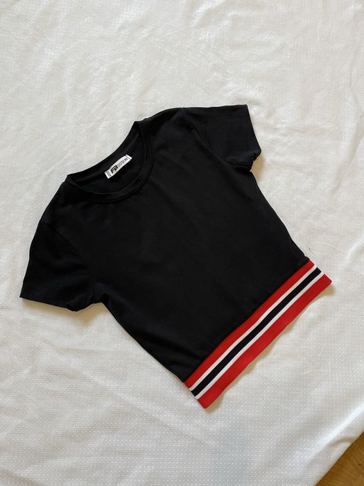 Czarny crop top FB Sister / New Yorker – XS