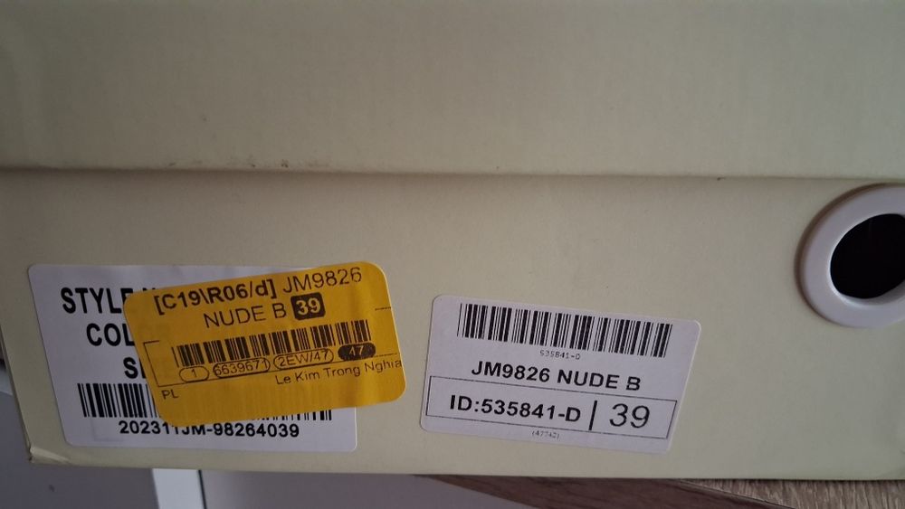 Buty na obcasie 39