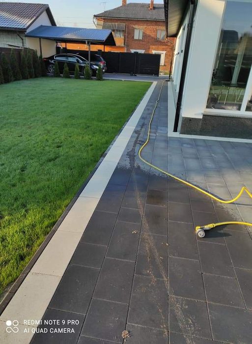 Укладання тротуарної плитки