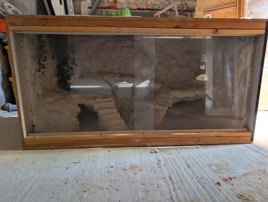 Duże terrarium dla gada