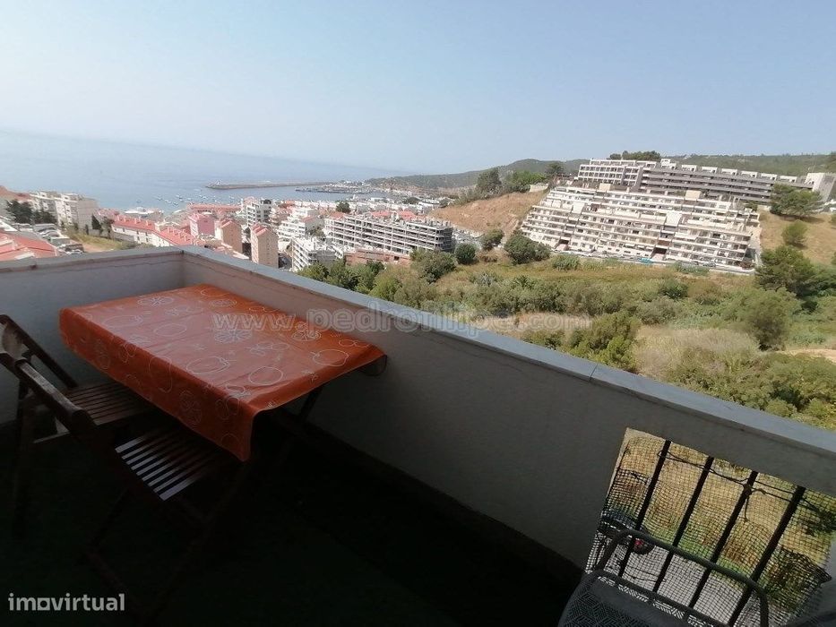 Apartamento T2 em Sesimbra com vista mar e para o castelo — Santiago (Sesimbra), Setúbal