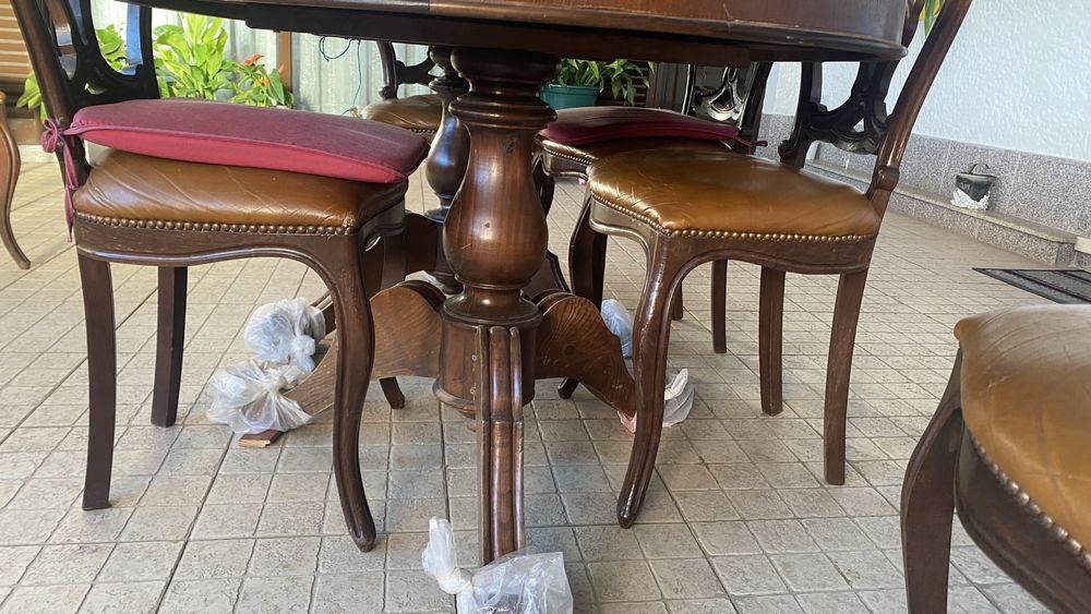 Mesa jantar madeira com seis cadeiras