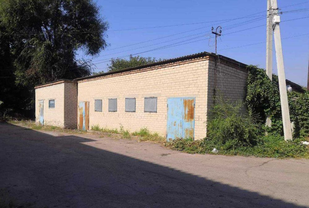 Оренда складів 24 м2, 25 м2, 51 м2, м. Апостолове, вул. Центральна, 49