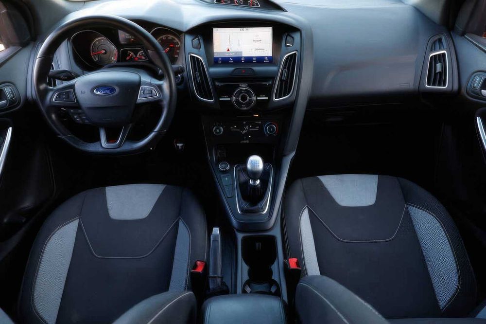 Ford Focus ST      2017