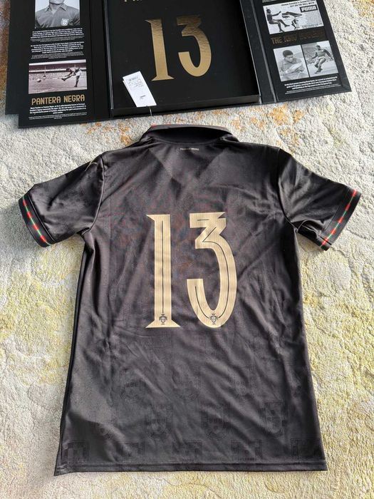 Camisola Portugal 25/26 PUMA Edição Limitada 1965 Eusébio Numerada S