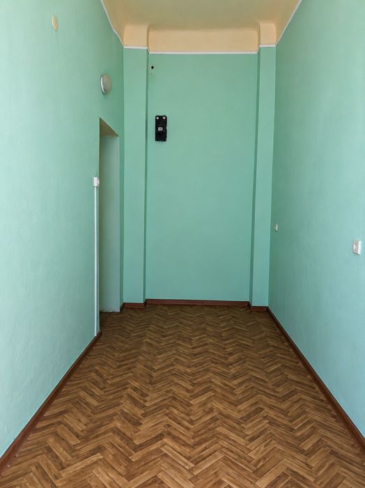Продається 2 кімнатна квартира в центрі