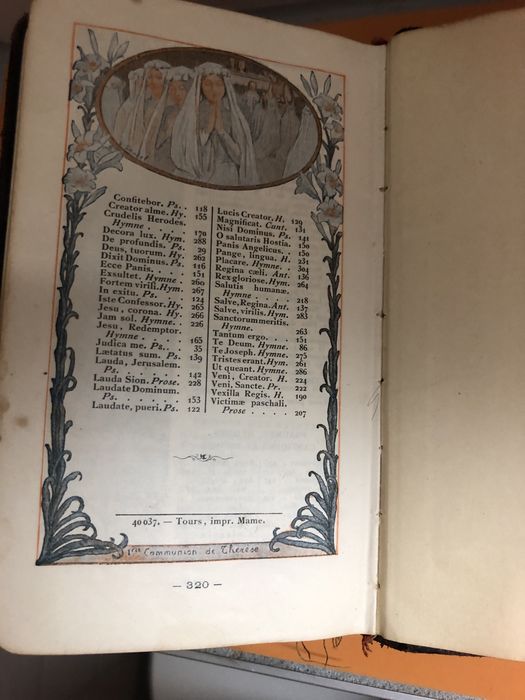 Старинная антикварная книга на французком языке