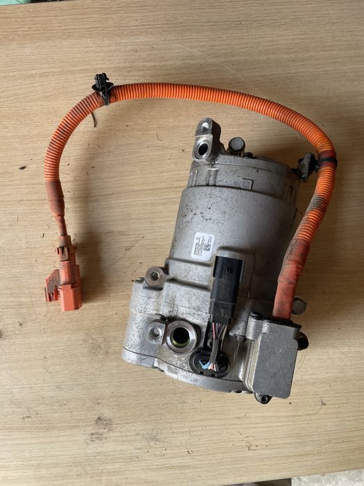 Компрессор кондиционера Chevrole Bolt LT 2018