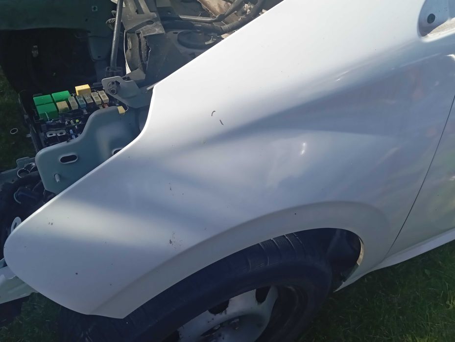 Drzwi, bok lewy , próg peugeot 208