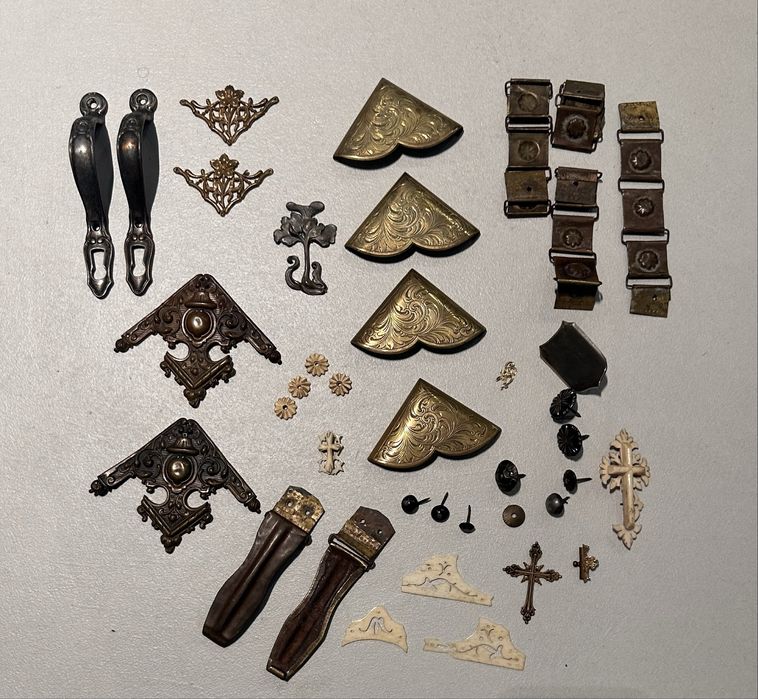 Okucia introligatorskie, narożniki do książek stare