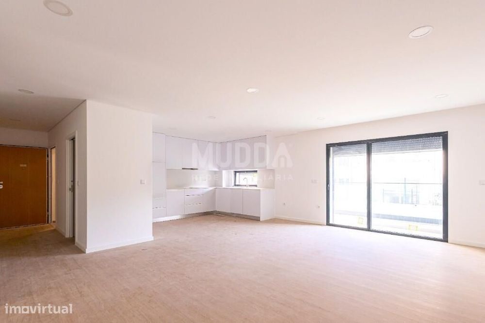 Apartamento T2 Novo em Esgueira -- Aveiro